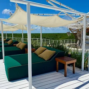Siente 4*, Tulum México