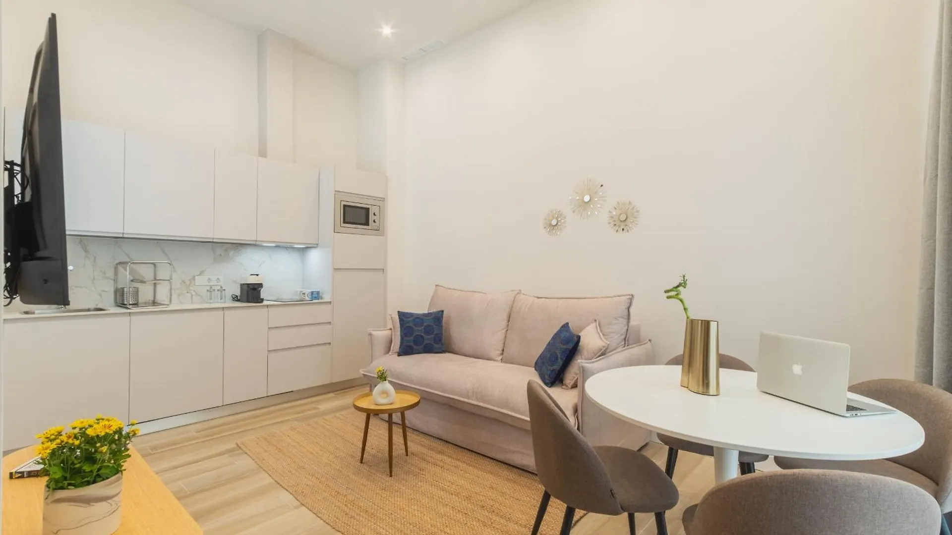 Qe Apartments Cadice Spagna