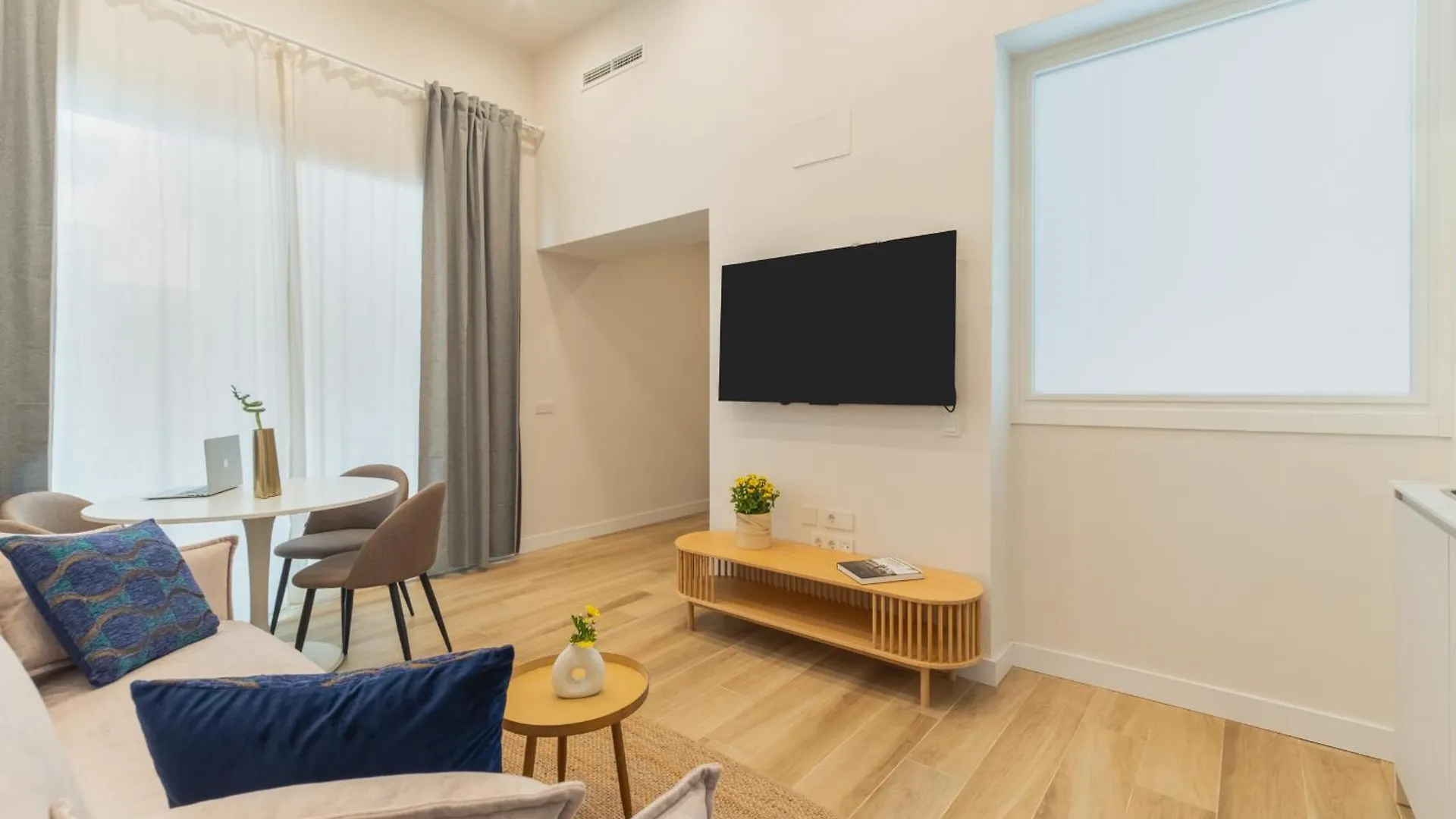Qe Apartments Cadice Spagna