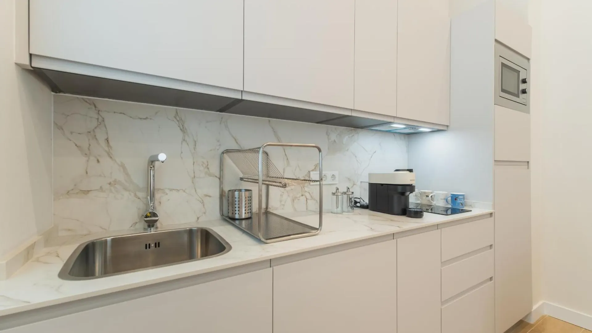 Qe Apartments Cadice Spagna
