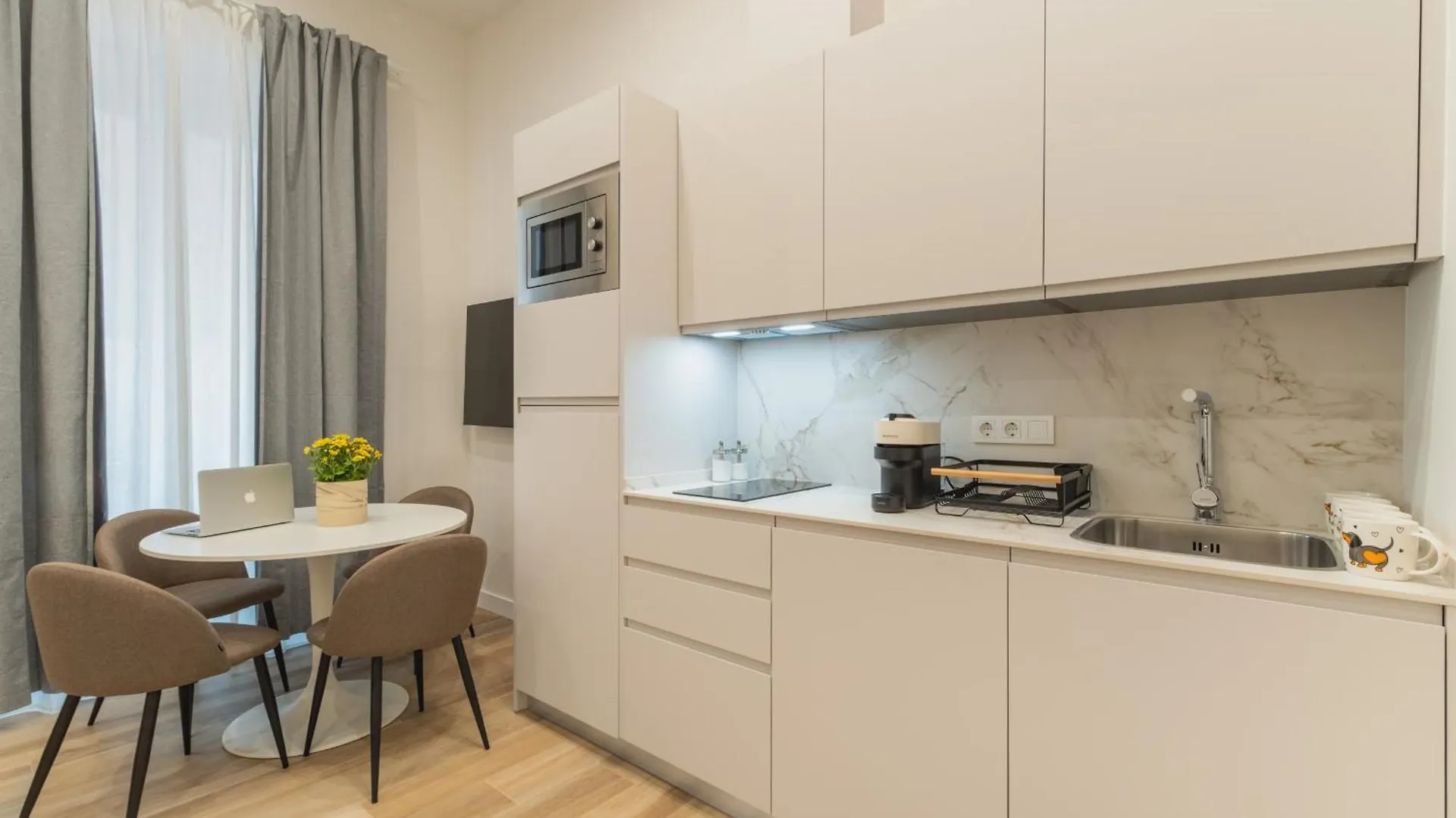 Qe Apartments Cadice