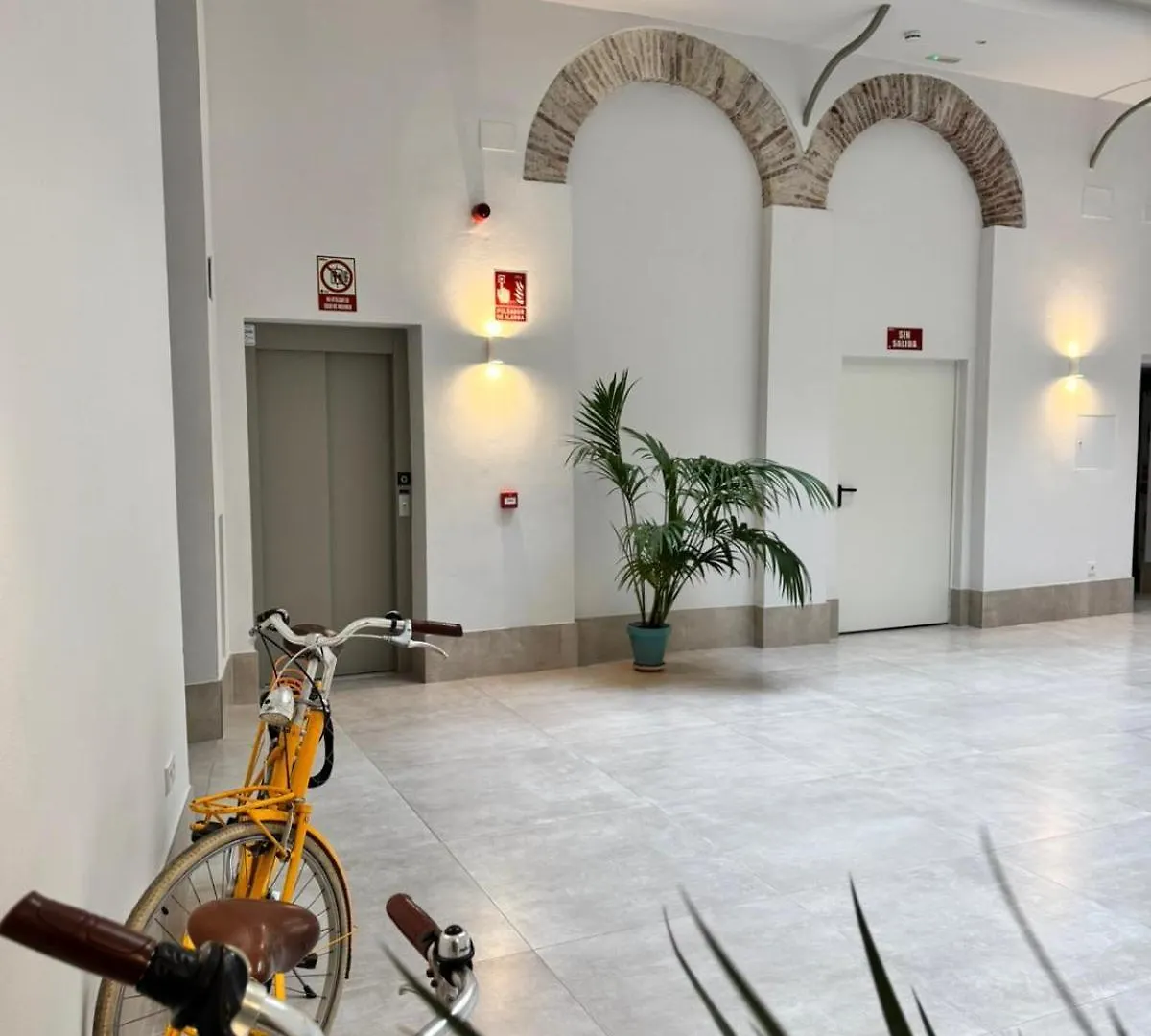Qe Apartments Cadice Spagna