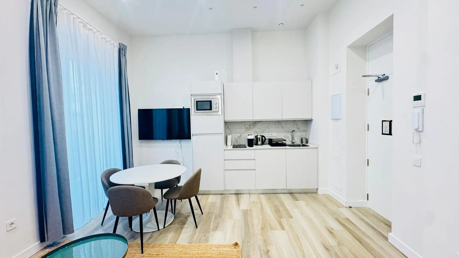 Qe Apartments Cadice Spagna