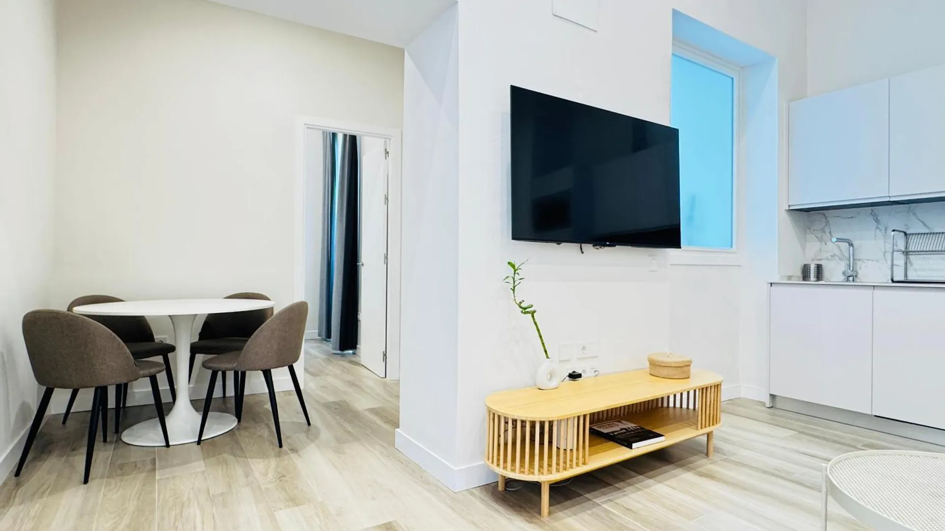 Qe Apartments Cadice 0*,