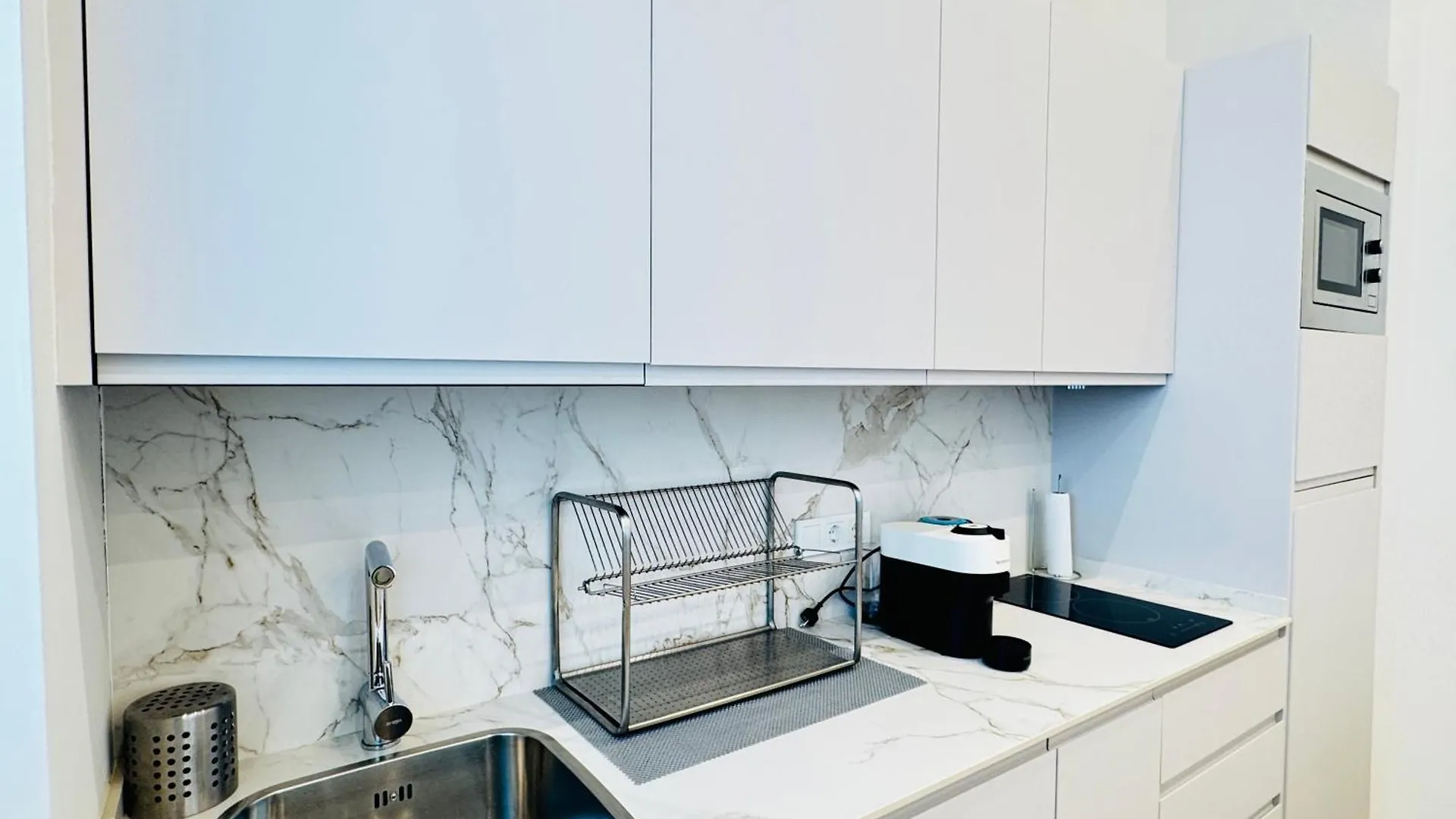 Qe Apartments Cadice 0*,  Spagna